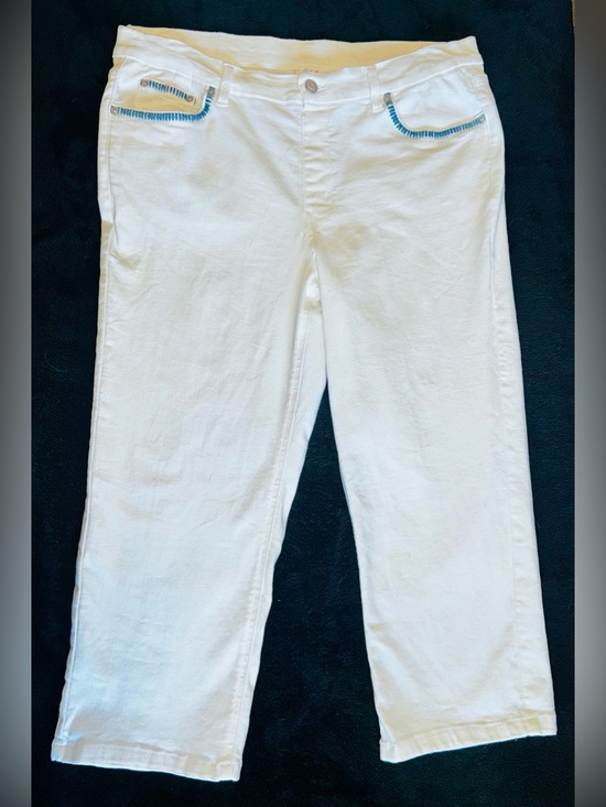d&co Denim - d&co White Women's Straight-Leg capri Jeans blue trim 16